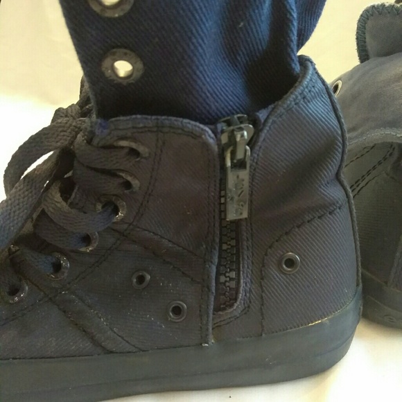 Levi's Hi Tops Dark Blue Canvas Girl's sz 6 - Picture 6 of 8